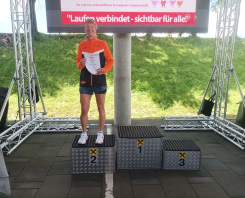 Annette auf dem Stockerl